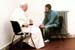 El_Papa_Juan_Pablo_II_conversa_con_Ali_Agca_en_la_prision_Regina_Coeli_Roma