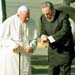 Juan_Pablo_II_recibido_por_Fidel_Castro_de_Cuba_en_1998